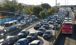 İstanbul'da sabah saatlerinde trafik yoğunluğu yüzde 72'ye çıktı