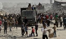 İsrail ile varılan ateşkesin ardından Gazze'ye insani yardım tırlarının girişi başladı