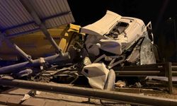 Kayseri’de tır bariyerlere girdi: 1 yaralı