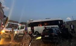 Şırnak’ta yolcu otobüsü ile otomobil çarpıştı: 1’i ağır 8 yaralı