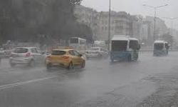 Tekirdağ'da sağanak yağış su baskınlarına neden oldu
