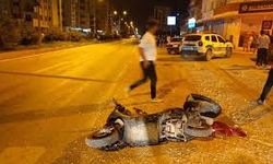 Adana'da otomobille çarpışan motosiklet sürücüsü yaralandı