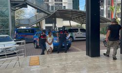 Alanya’da mobilya dükkanını ve minibüsü ateşe veren kadın tutuklandı