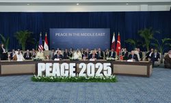 Kabine üyelerinden Şarm el-Şeyh Barış Zirvesi'ne ilişkin paylaşım