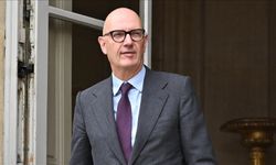 Paris hükümeti, S&P'nin Fransa'nın kredi notunu düşürmesini "sağduyu çağrısı" olarak görüyor