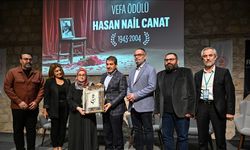 2. Uluslararası İstanbul Çocuk Kitapları Fuarı'nda "Vefa Ödülü" Hasan Nail Canat adına verildi