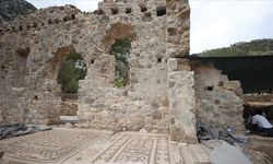 Olympos Antik Kenti'nde yaklaşık 200 metrekarelik hamam yapısı bulundu