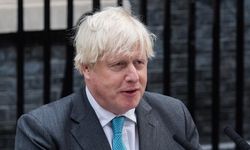Eski İngiltere Başbakanı Johnson, kitaplarını yazarken yapay zekadan faydalandığını söyledi