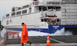 İstanbul'da olumsuz hava koşulları deniz ulaşımını etkiledi