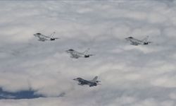 Eurofighter savaş uçaklarını Türk hava sahasında F-16'lar karşıladı