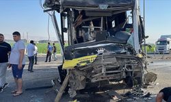 Mardin'de tır ile kamyonun çarpıştığı kazada 1 kişi hayatını kaybetti