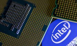 Intel'in geliri üçüncü çeyrekte arttı