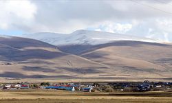 Ardahan'da tepeler beyaza büründü