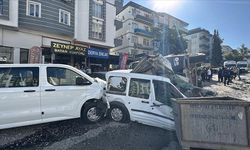Malatya'da freni arızalanan kamyon 15 araca çarptı, 3 kişi yaralandı