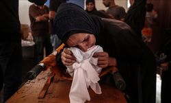 İsrail'in Gazze'ye saldırılarında son 24 saatte 10 Filistinli hayatını kaybetti