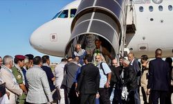 İsrail'in Küresel Sumud Filosu'nda alıkoyduğu Libyalı aktivistler ülkelerine döndü