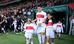 Milliler, Gürcistan Maçına Filistinli Çocuklarla Çıktı