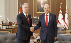 Hulusi Akar'dan Cumhurbaşkanı Tatar'a ziyaret