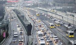 İstanbul'da trafik durma noktasına geldi: Anadolu Yakası'nda trafik yoğunluğu yüzde 90'a ulaştı