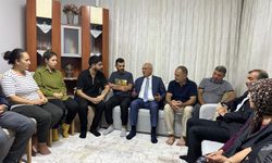 MHP Adana “Hayırlı Günler Komşum” ile gönül kapılarını aralıyor: İlk gün 45 ayrı evde vatandaşlarla bir araya gelindi