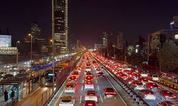 İstanbul'da akşam saatlerinde trafik yoğunluğu yüzde 83'e ulaştı