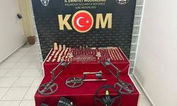 İzmir'de tarihi eser operasyonunda 1142 obje ele geçirildi
