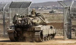 İsrail ordusu, Suriye topraklarındaki askeri noktalarından birinin çevresine toprak set çekti