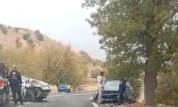 İki otomobilin çarpışması sonucu 10 kişi yaralandı