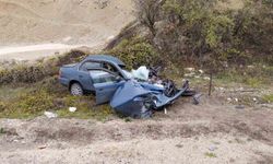 Bolu’da bir kamyon ile otomobilin çarpışması sonucu 1 kişi hayatını kaybetti, 1 kişi yaralandı