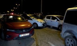 Refüje çarpan araç zincirleme kazaya sebep oldu: 1 yaralı