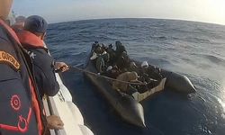 İzmir açıklarında 18 düzensiz göçmen yakalandı, 25 göçmen ise kurtarıldı