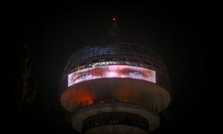 Atakule'ye "10 Kasım Atatürk'ü Anma Günü"ne özel yansıma