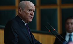 MHP Lideri Devlet Bahçeli'nin yüzük ve rozetinde "Turan haritası ve Bozkurt" detayı