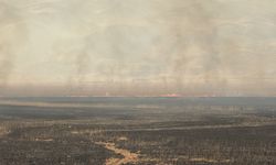 Hakkari'de Nehil Sazlığı'nda çıkan yangına müdahale ediliyor