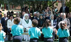 Emine Erdoğan, Güney Afrika'da Uluslararası Maarif Okulu'nu ziyaret etti