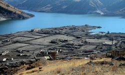 Baraj suları çekildi: Suların çekilmesiyle tarihi binalar gün yüzüne çıktı