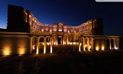 Paranın ilk basıldığı Sardes Antik Kenti artık gece de parlıyor