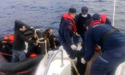 Yunanistan, 8’i çocuk 20 düzensiz göçmeni ölüme terk etti