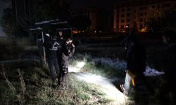 Hırsızlık zanlıları kaçarken silahla işçiyi yaraladı