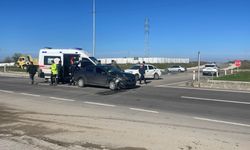 İpsala’da iki otomobil çarpıştı: 8 yaralı