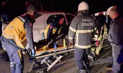 Hatay’da iki otomobil çarpıştı: 4 kişi yaralandı