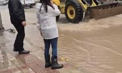 Mazıdağı'nda sağanak nedeni ile yollar göle döndü