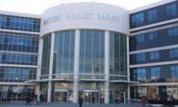 Eşini maket bıçağı ile öldürmeye çalışan sanık hakim karşısında