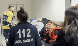 Kamyonet traktöre arkadan çarptı: 1 yaralı