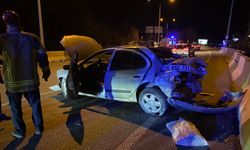 Bursa'da feci kaza: Bariyere çarpıp takla attı, 2 yaralı