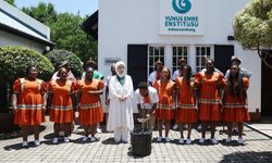 Emine Erdoğan Güney Afrika'da Yunus Emre Enstitüsünü ziyaret etti