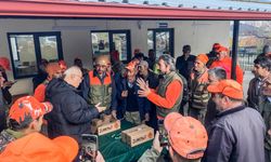 Mahsullerini korumak isteyen üreticiler domuzlarla mücadele ediyor