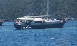 Bodrum'da karaya oturan yelkenli tekne kurtarıldı