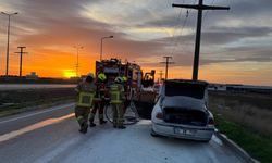 Bandırma’da seyir halindeki araç alev aldı