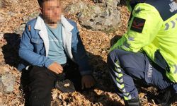 Dağlık alanda kaybolan genci jandarma buldu